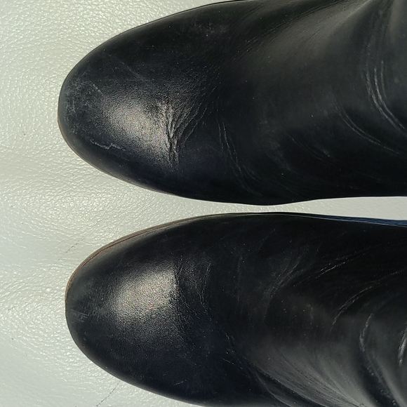 Vince Camuto black leather booties - Picture 4 of 11